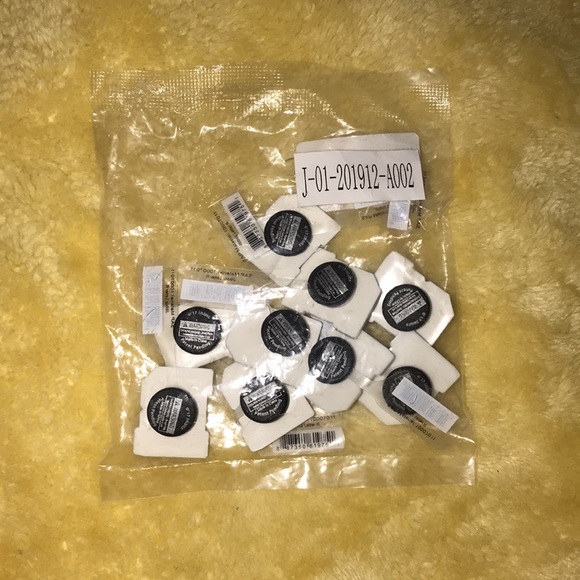 Crocs letter R jibbitz - Picture 2 of 3